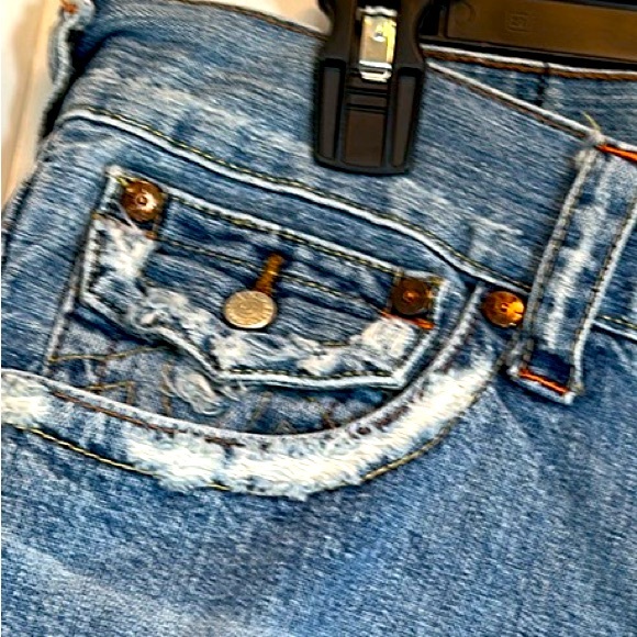 True Religion Cotton Denim Distressed Blue Jean Shorts 36 waist like new - Picture 7 of 12
